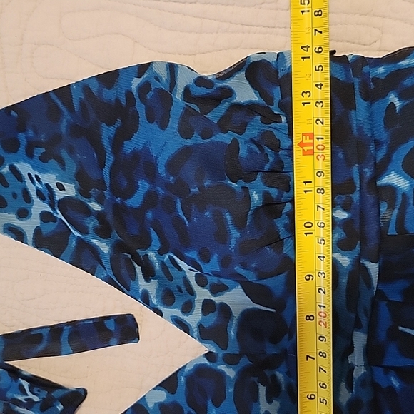 Le Chateau blue leopard print halter dress, lined, flowy and pretty. Medium - Picture 4 of 6
